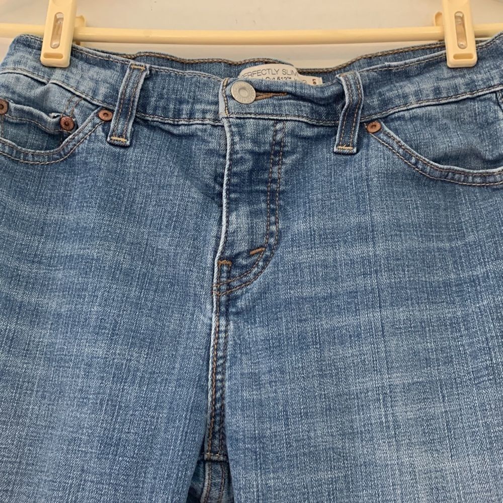 Levi’s jeans 512 boot cut Perfectly slimming Size 6 Short Decorative pockets - Picture 2 of 9